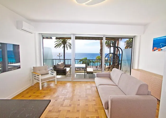 Luxury Sea Front Suite Promenade